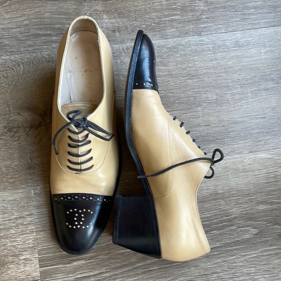 CHANEL heeled oxfords - Picture 2 of 11